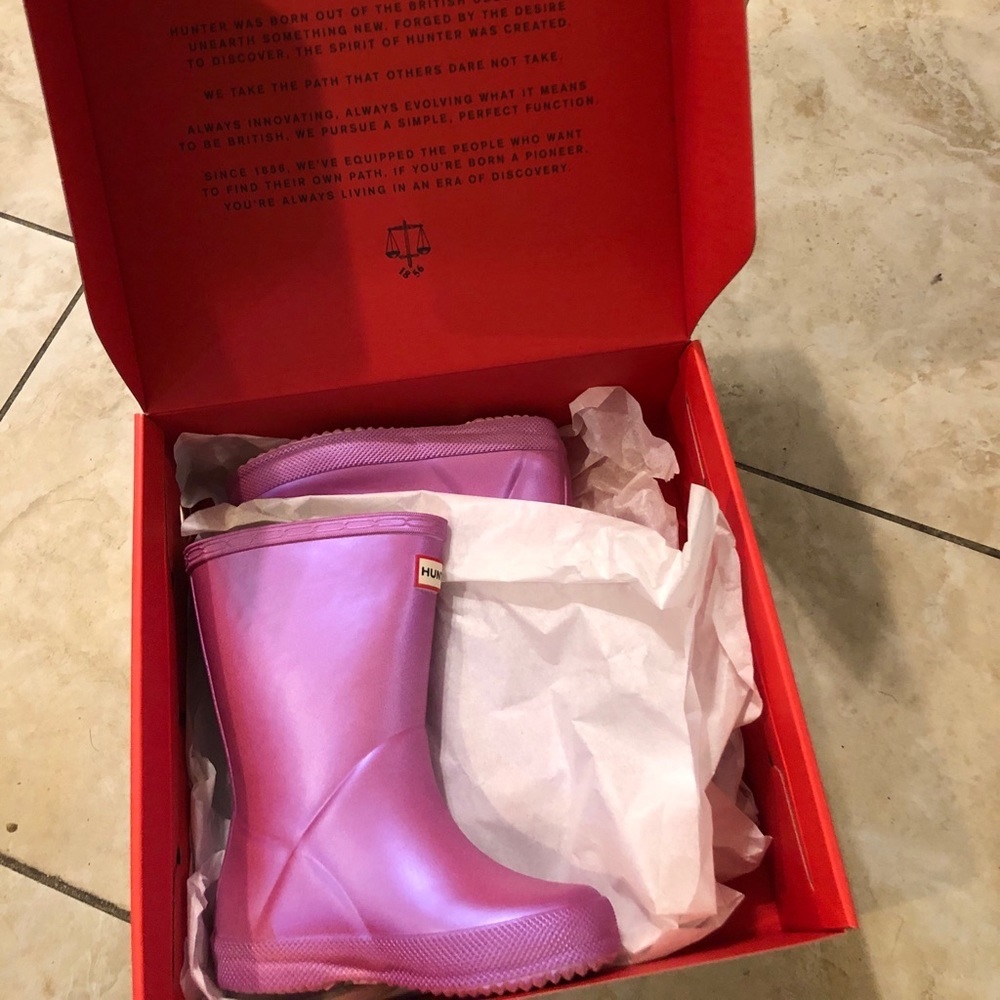 Toddler size 7 Hunter rain boots!
